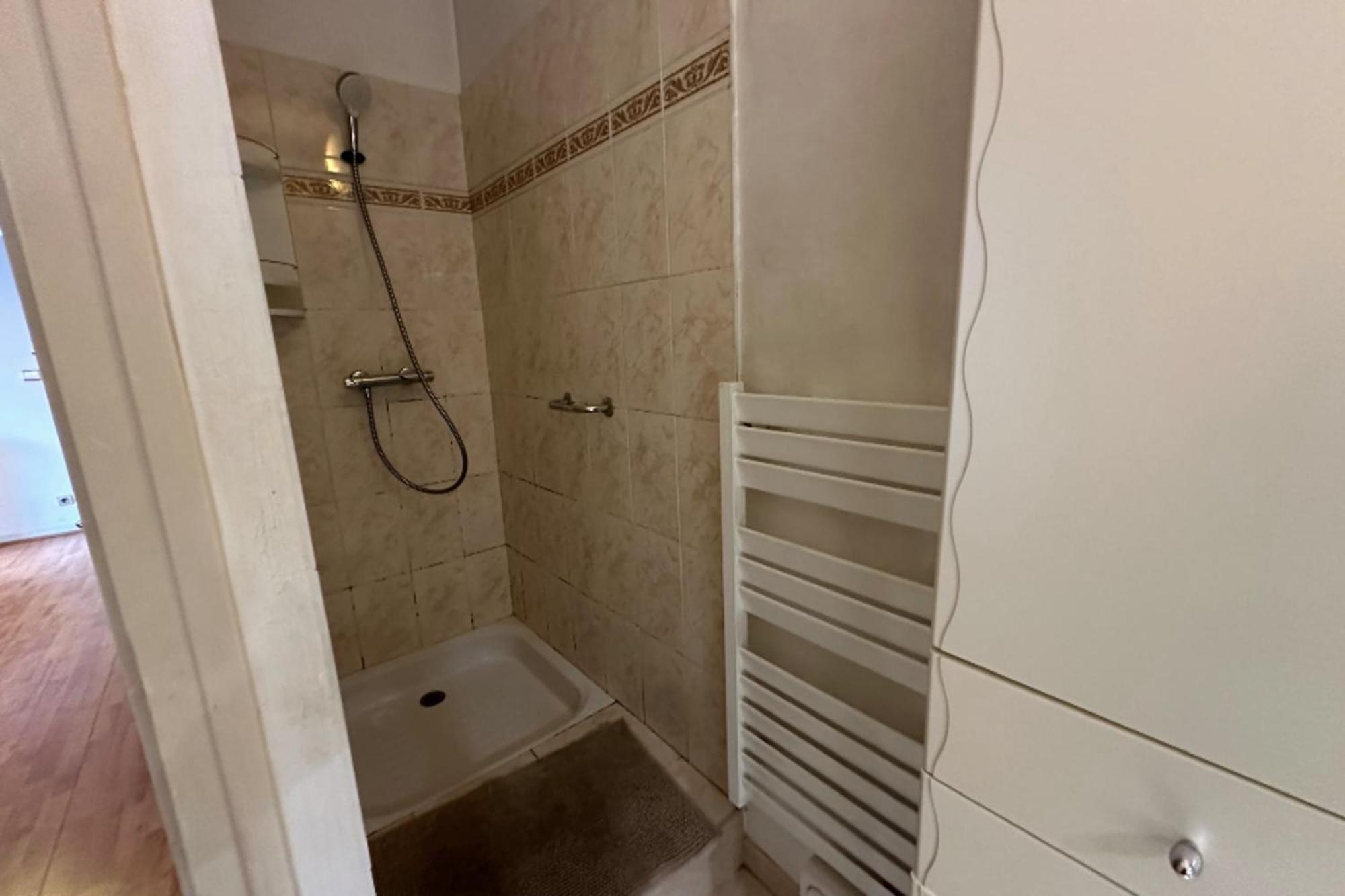 Flat Near The Les Flots *