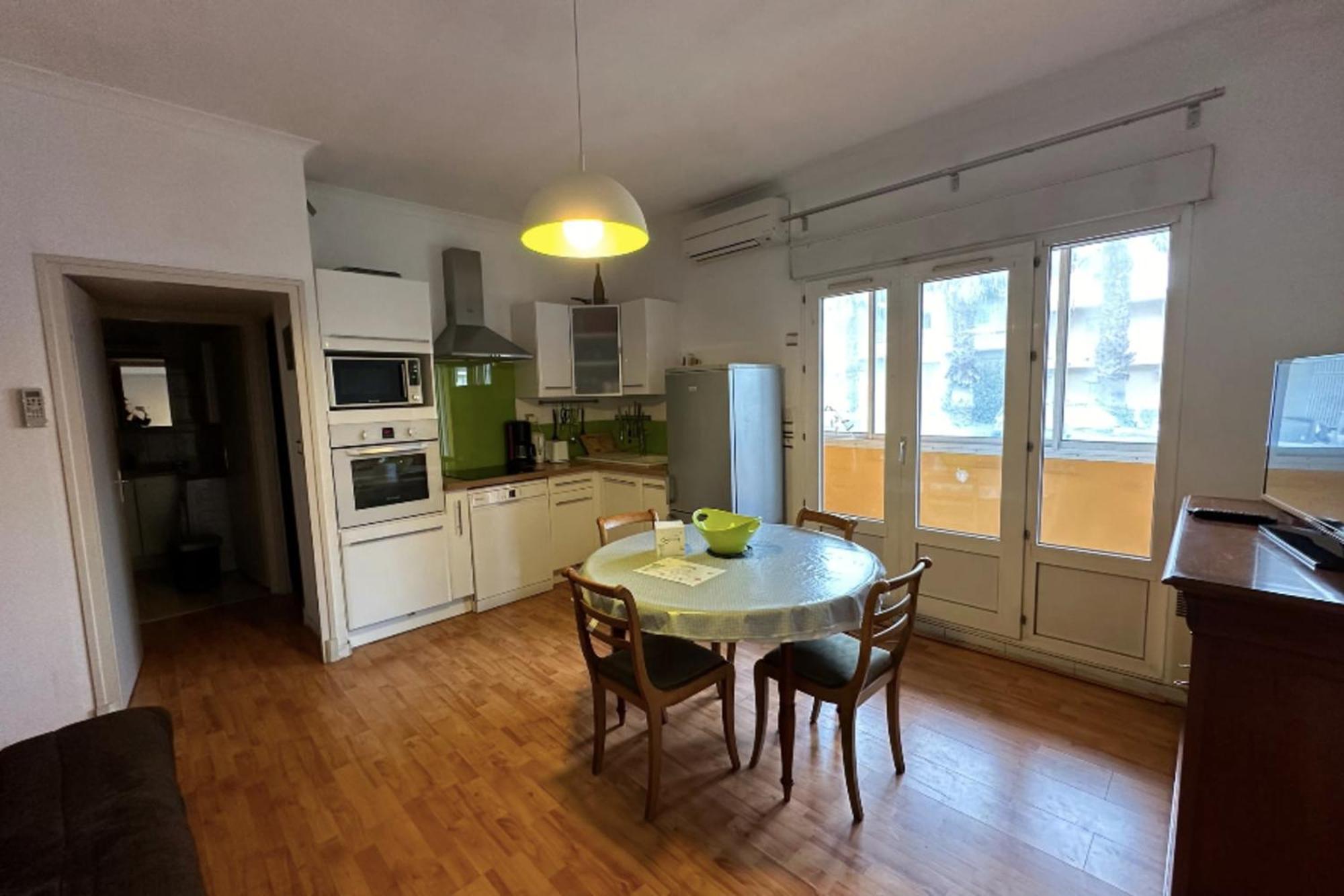 Apartment Flat Near The Les Flots